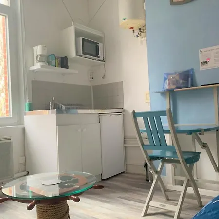 Studio Cabine 4 *